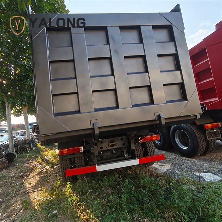 Africa's Favorite HOWO 8x4 Tipper Truck high quality